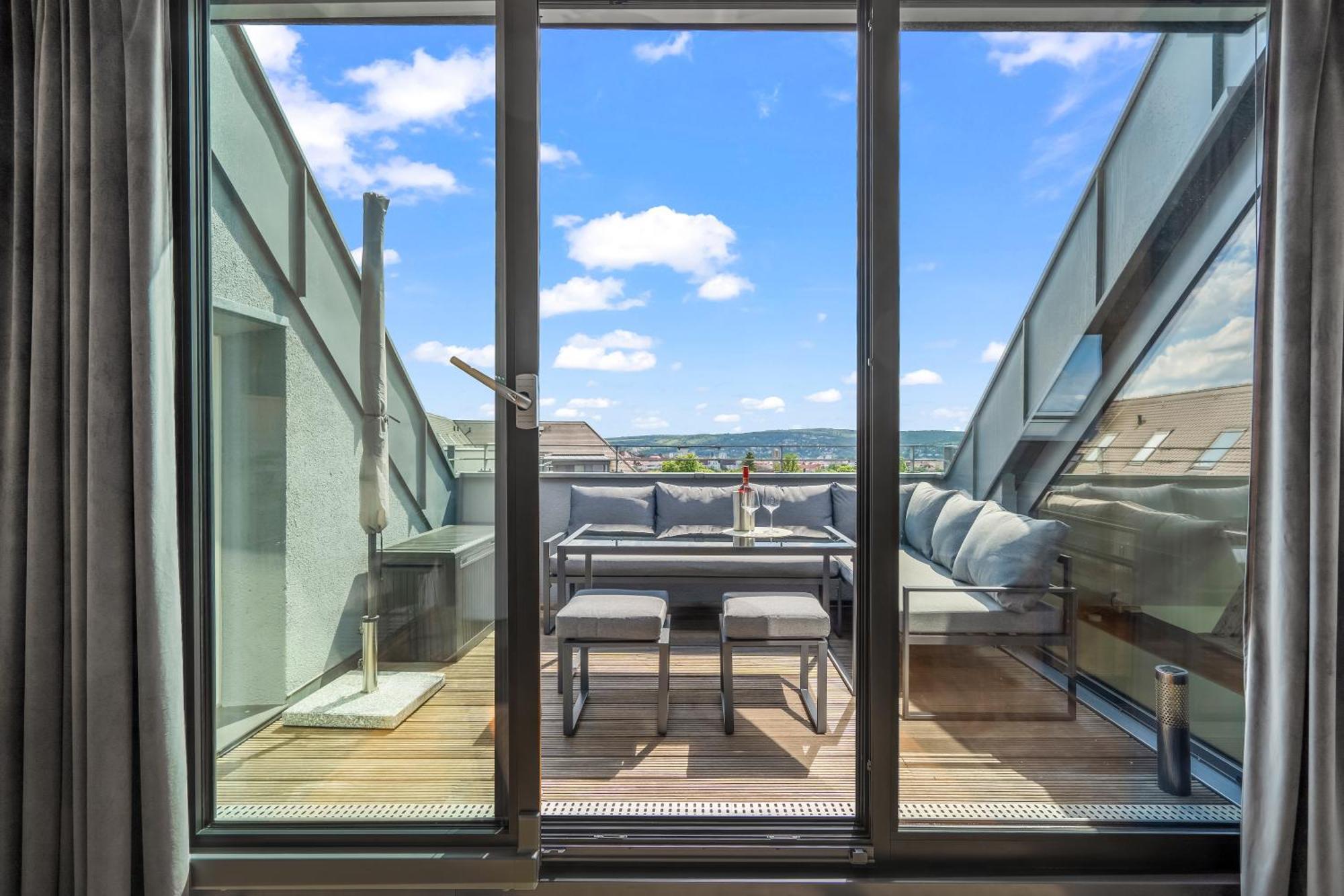 Ferienwohnung Dnd Design Loft I 170Qm I Parken I Balkon I Workstation I Netflix I Kaffee I Waschmaschine I Trockner I Xbox I Ausblick Würzburg Exterior foto
