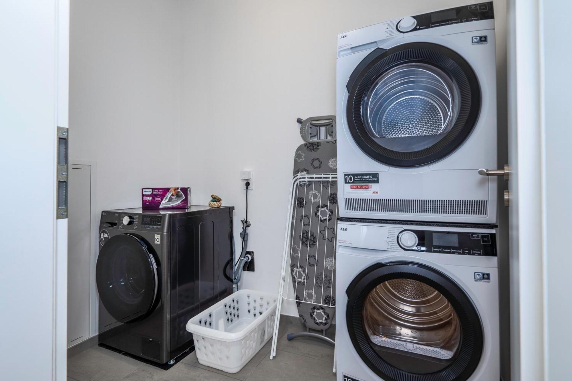 Ferienwohnung Dnd Design Loft I 170Qm I Parken I Balkon I Workstation I Netflix I Kaffee I Waschmaschine I Trockner I Xbox I Ausblick Würzburg Exterior foto